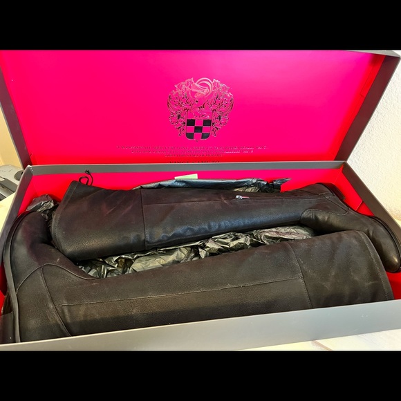 Vince Camuto Shoes - Black overknee boots